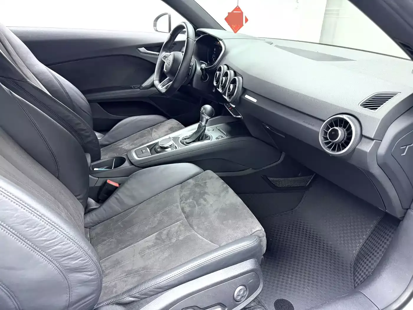 Audi TT 2015 TT Coupe 45 TFSI фото 6