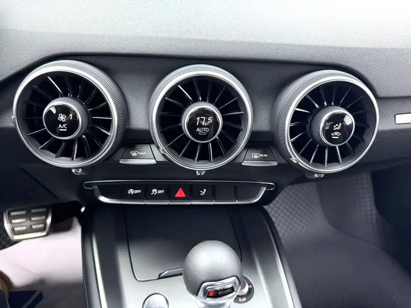 Audi TT 2015 TT Coupe 45 TFSI фото 8