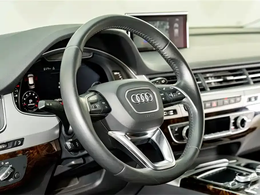 Audi Q7 2019 55 TFSI S line Sport фото 10