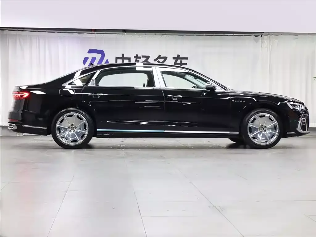 Audi A8 2025 A8L Horch Founder Edition 55TFSI фото 3