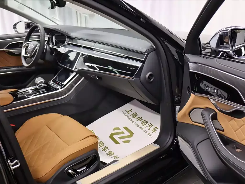 Audi A8 2025 A8L Horch Founder Edition 55TFSI фото 17