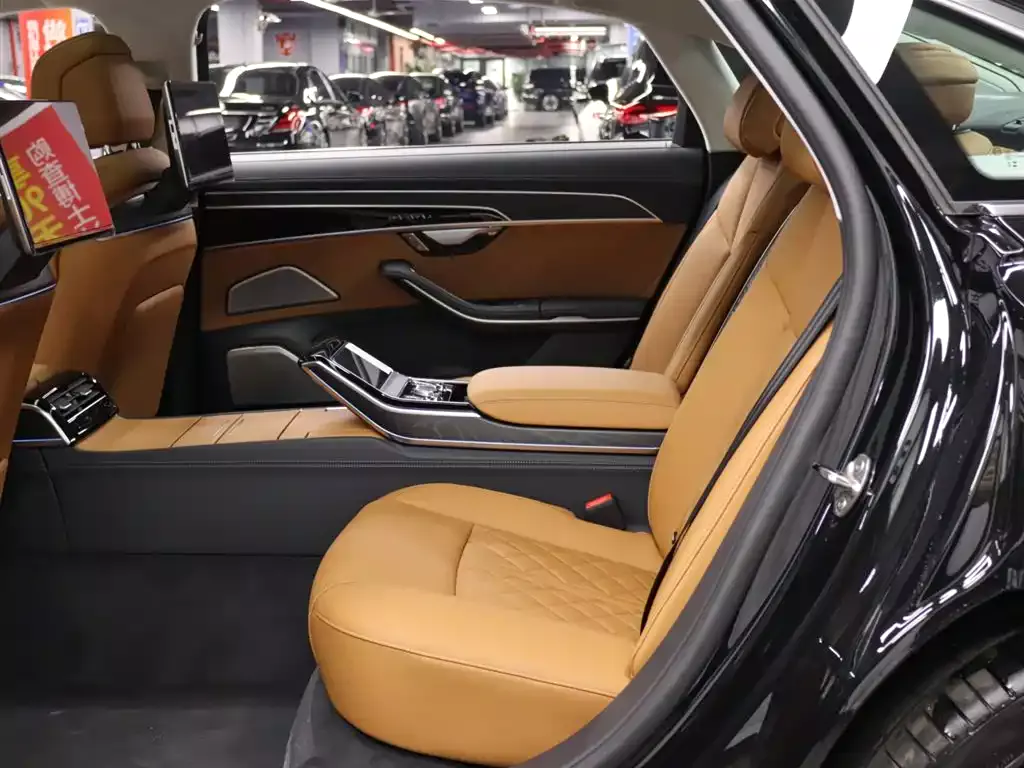 Audi A8 2025 A8L Horch Founder Edition 55TFSI фото 18