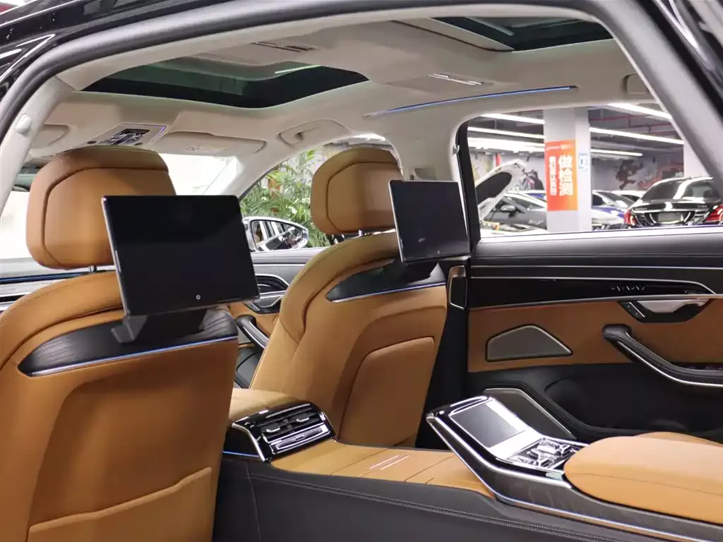 Audi A8 2025 A8L Horch Founder Edition 55TFSI фото 19