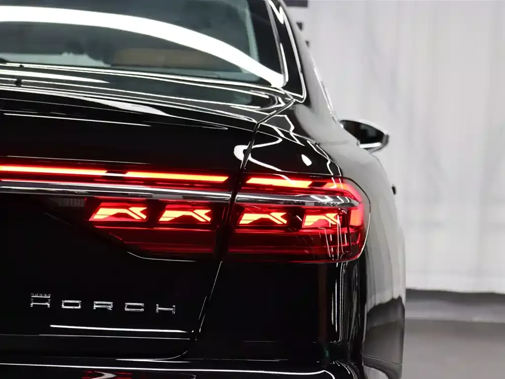 Audi A8 2025 A8L Horch Founder Edition 55TFSI фото 31
