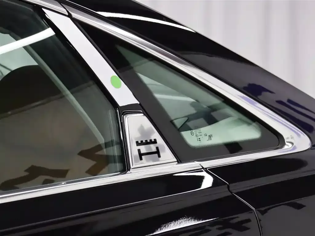 Audi A8 2025 A8L Horch Founder Edition 55TFSI фото 33