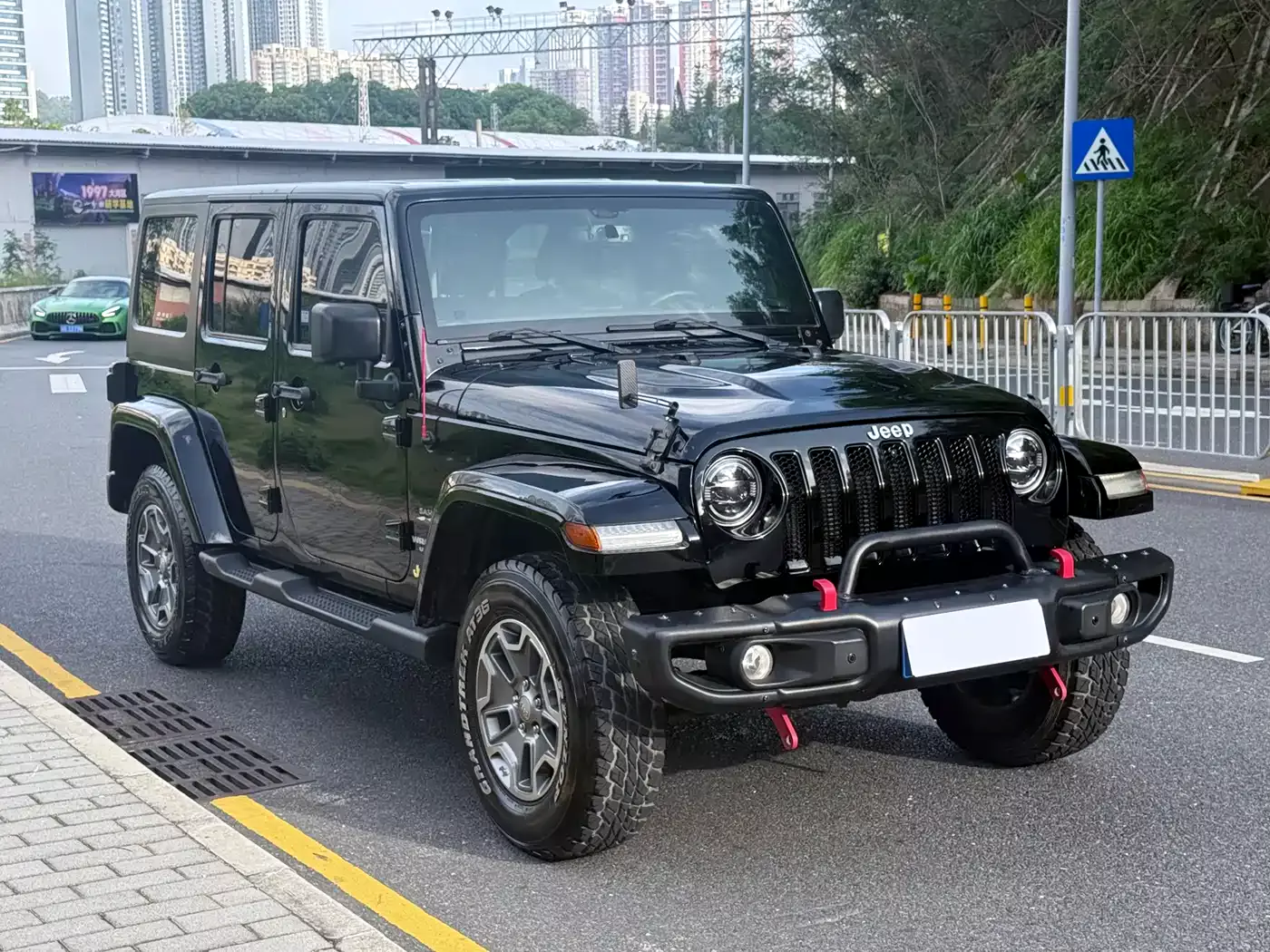 Jeep Wrangler 2017 3.0L Sahara 4-Door Comfort Edition фото 4