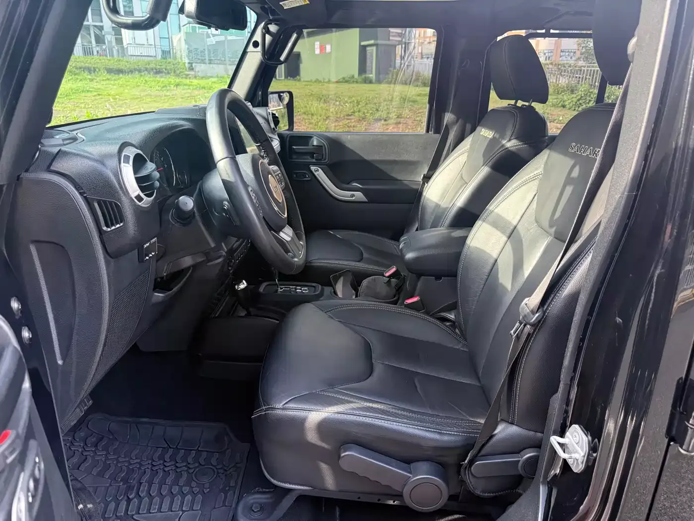 Jeep Wrangler 2017 3.0L Sahara 4-Door Comfort Edition фото 7