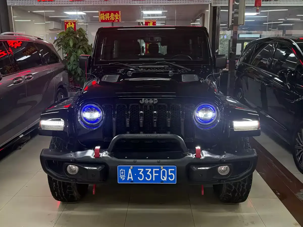 Jeep Wrangler 2017 3.0L Sahara 4-Door Comfort Edition фото 10