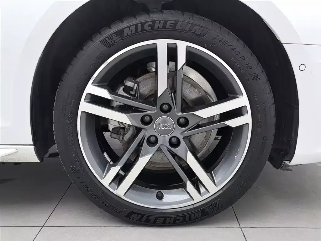 Audi A4L 2020 40 TFSI Luxury Dynamic фото 17