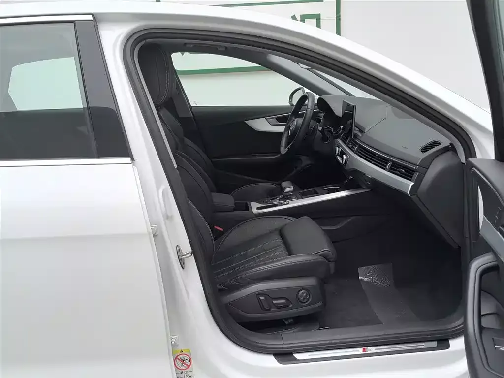 Audi A4L 2020 40 TFSI Luxury Dynamic фото 23