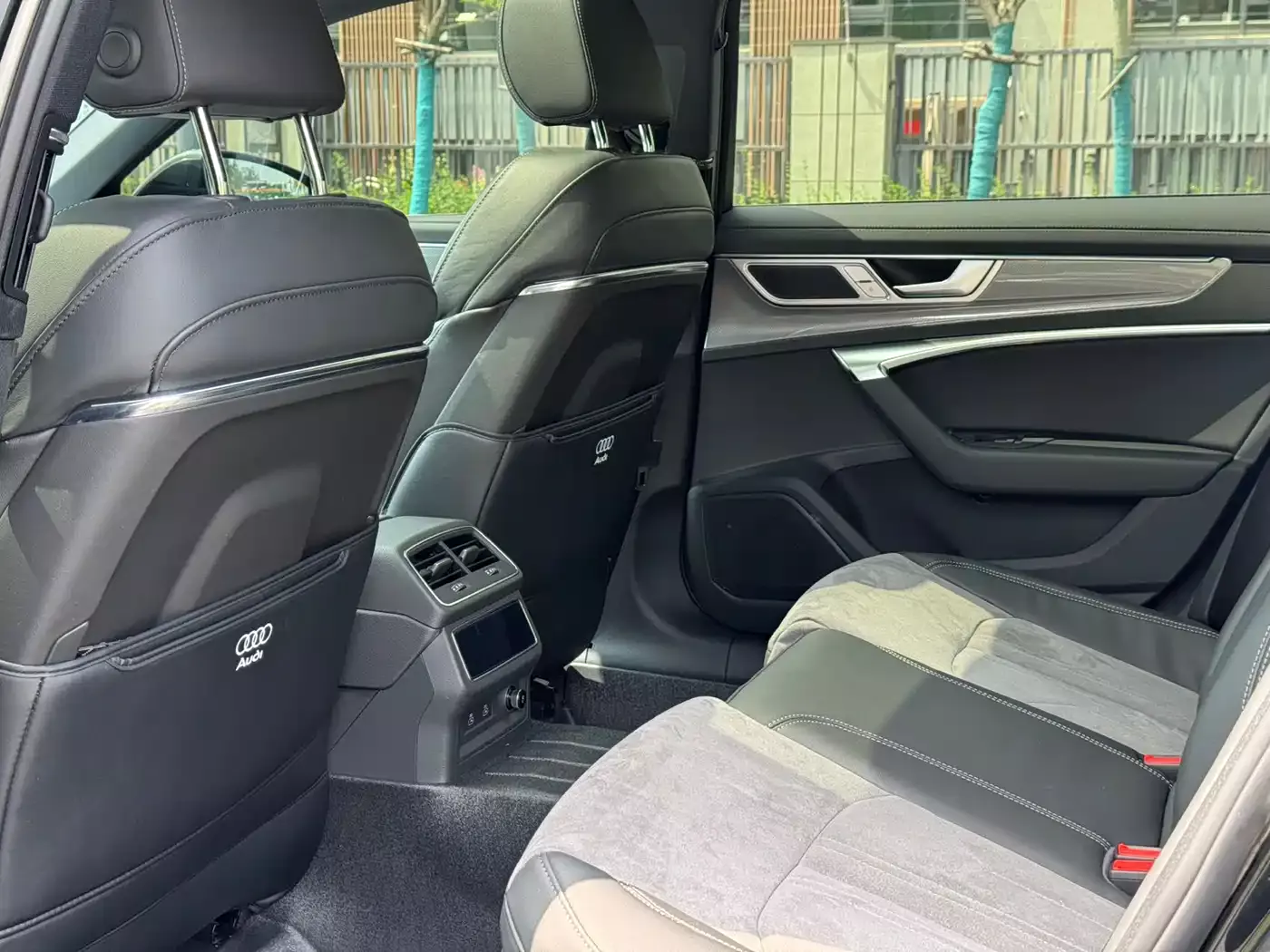 Audi A6L 2023 45 TFSI Premium Selection Dynamic фото 5