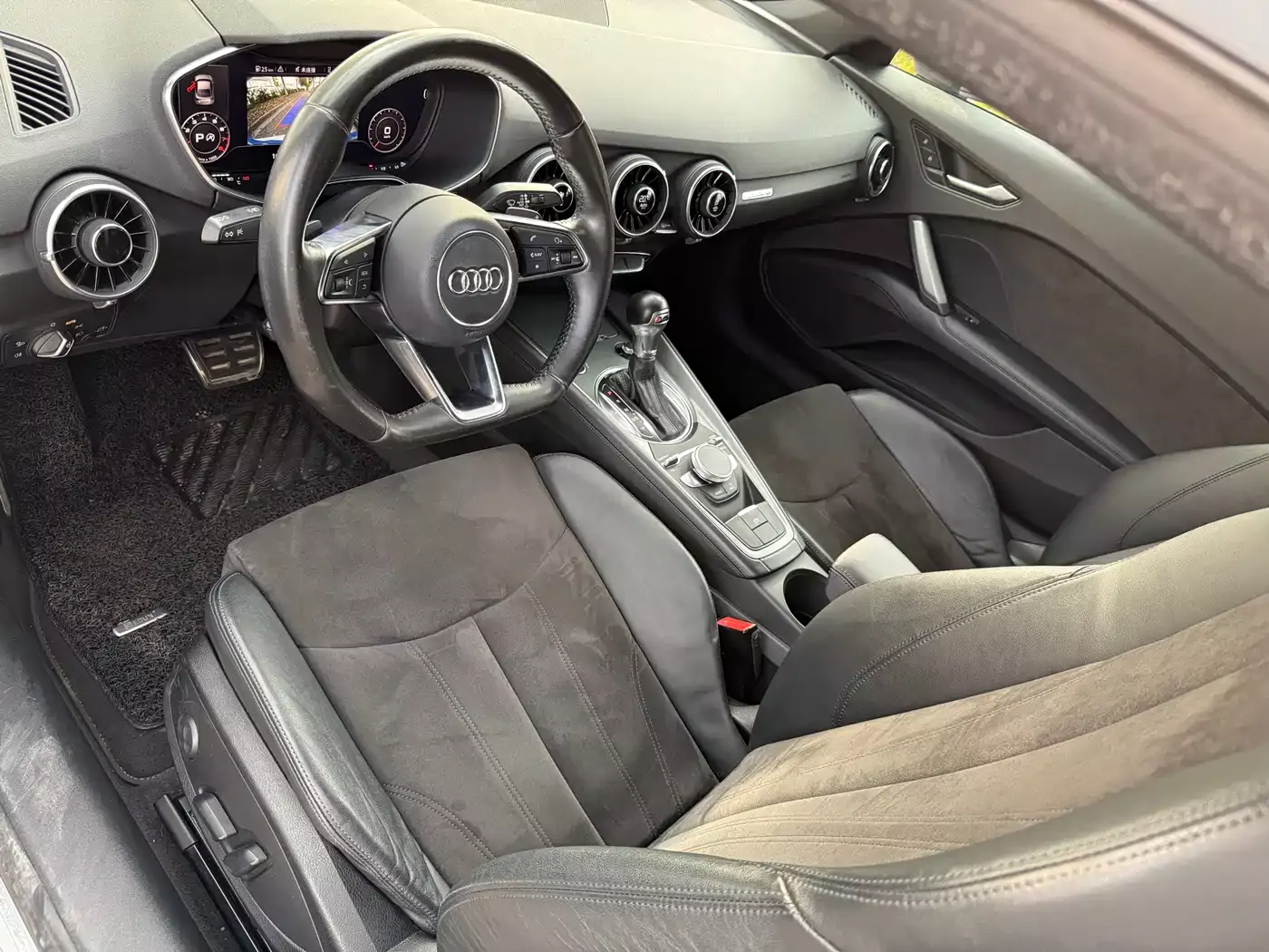 Audi TT 2015 TT Coupe 45 TFSI quattro фото 10