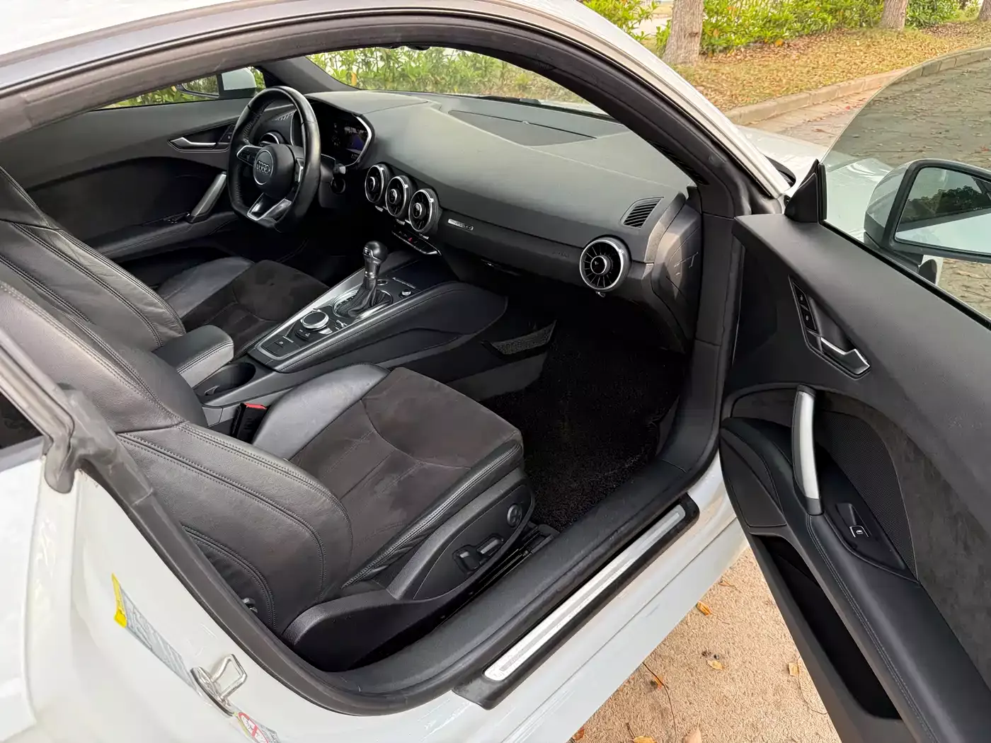 Audi TT 2015 TT Coupe 45 TFSI quattro фото 16