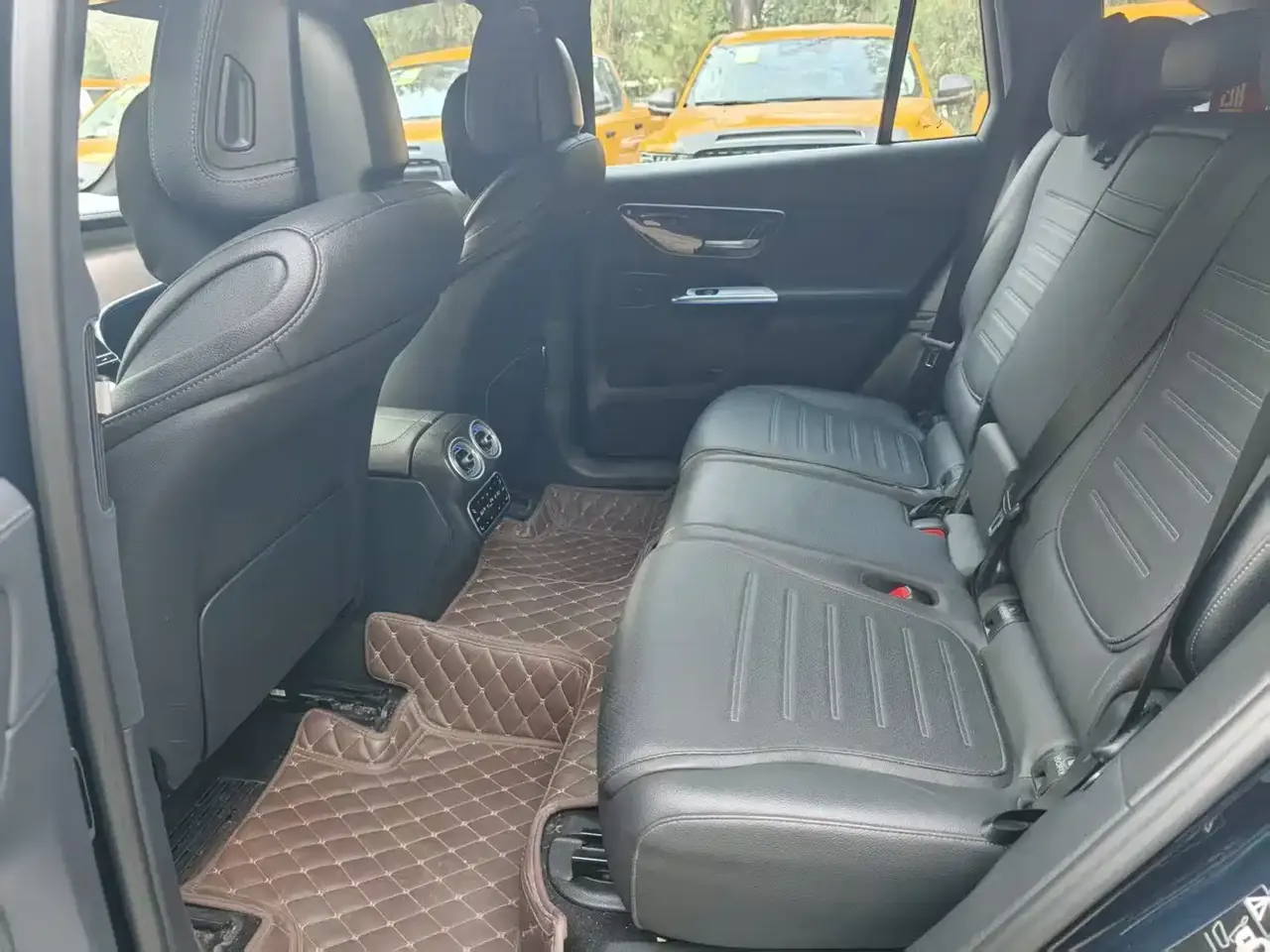 Mercedes-Benz GLC 2023 GLC 300 L 4MATIC Dynamic 7-Seater фото 8