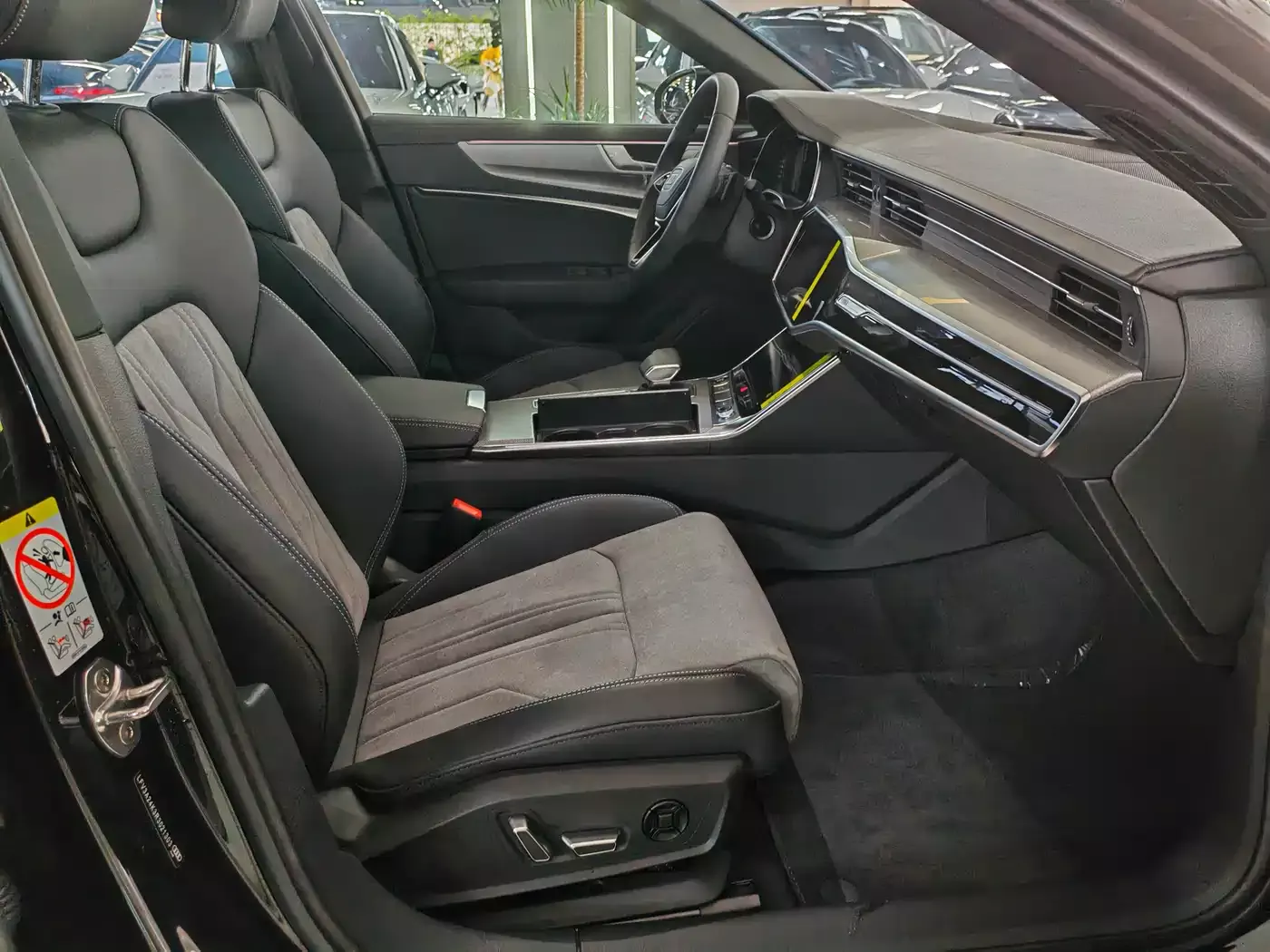 Audi A6L 2024 40 TFSI Luxury Dynamic фото 6