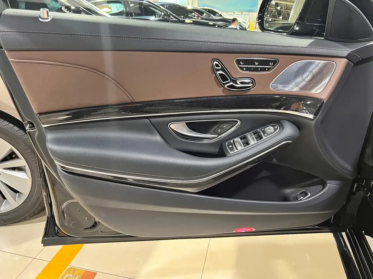 Mercedes-Benz S-Class 2020 S 450 L 4MATIC Collector's Version фото 7