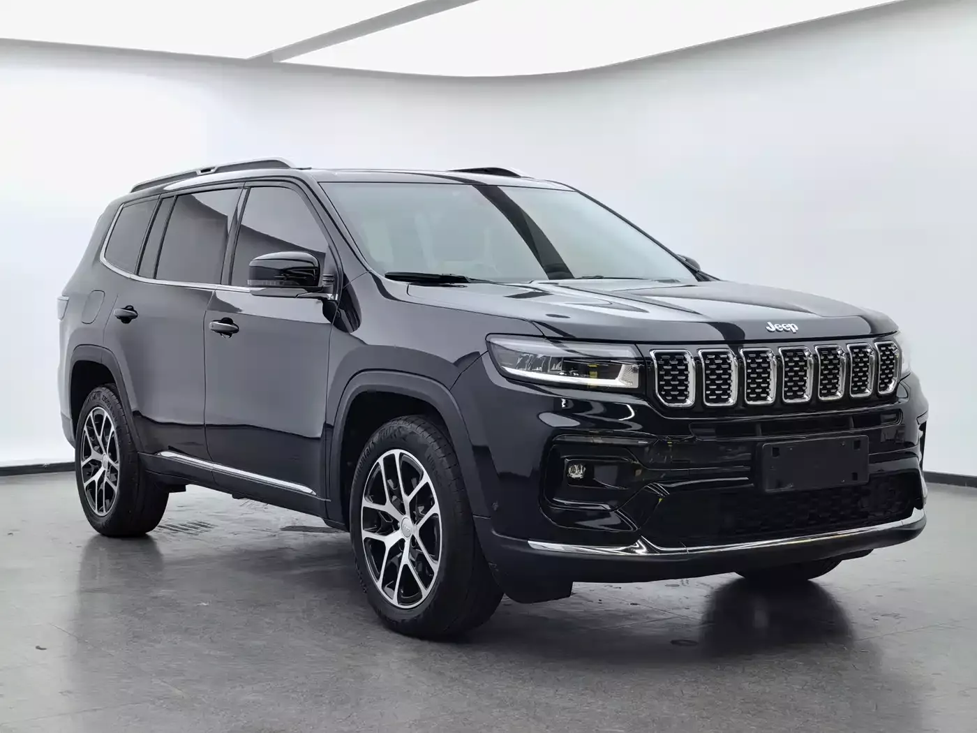 Jeep Grand Commander 2022 2.0T AWD Luxury Edition фото 3