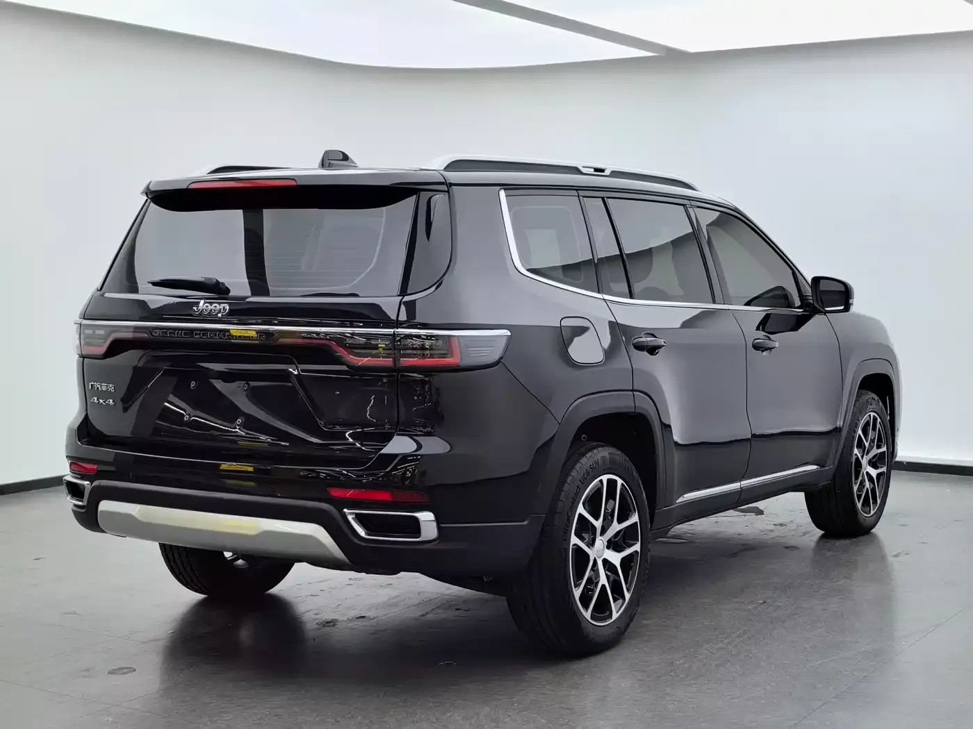 Jeep Grand Commander 2022 2.0T AWD Luxury Edition фото 4