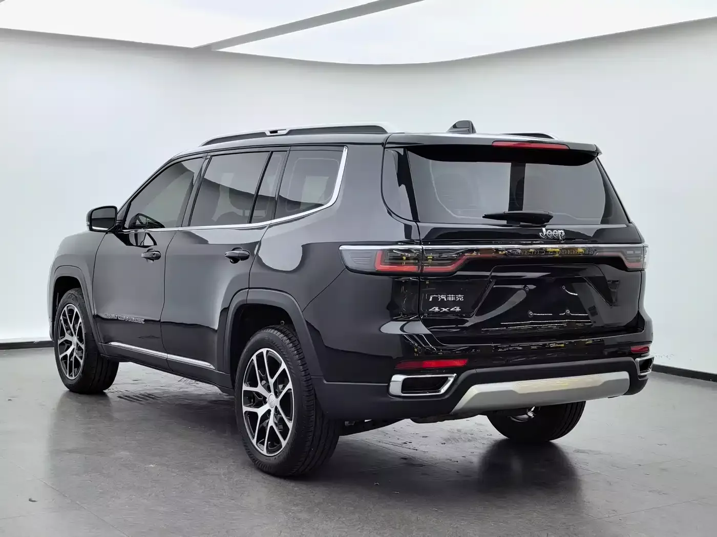 Jeep Grand Commander 2022 2.0T AWD Luxury Edition фото 6