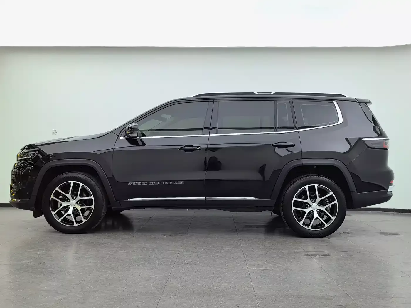 Jeep Grand Commander 2022 2.0T AWD Luxury Edition фото 8