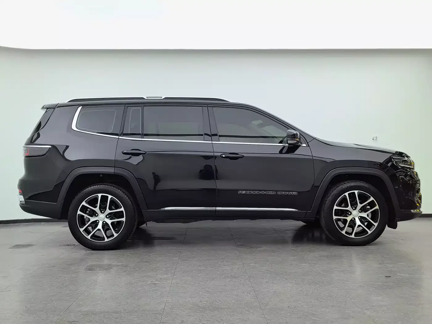 Jeep Grand Commander 2022 2.0T AWD Luxury Edition фото 11