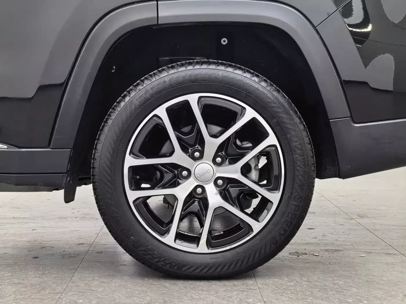 Jeep Grand Commander 2022 2.0T AWD Luxury Edition фото 14