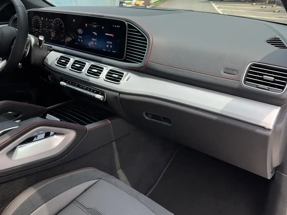 Mercedes-Benz GLE AMG 2025 AMG GLE 53 4MATIC+ фото 12