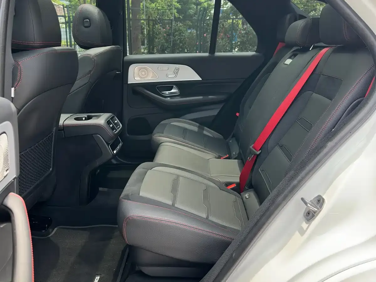 Mercedes-Benz GLE AMG 2025 AMG GLE 53 4MATIC+ фото 16