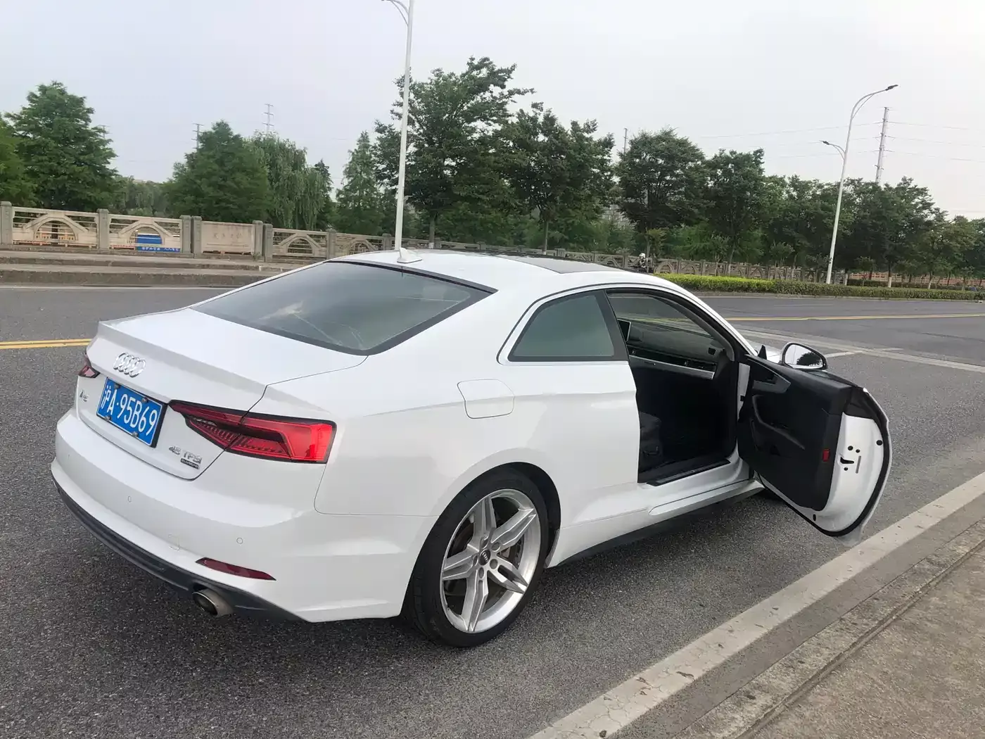 Audi A5 (Import) 2017 Coupe 45 TFSI quattro Sport фото 9