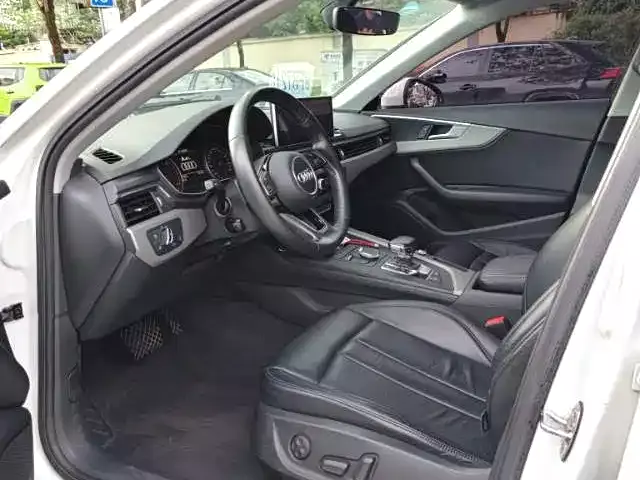 Audi A4L 2017 40 TFSI Progressive фото 4