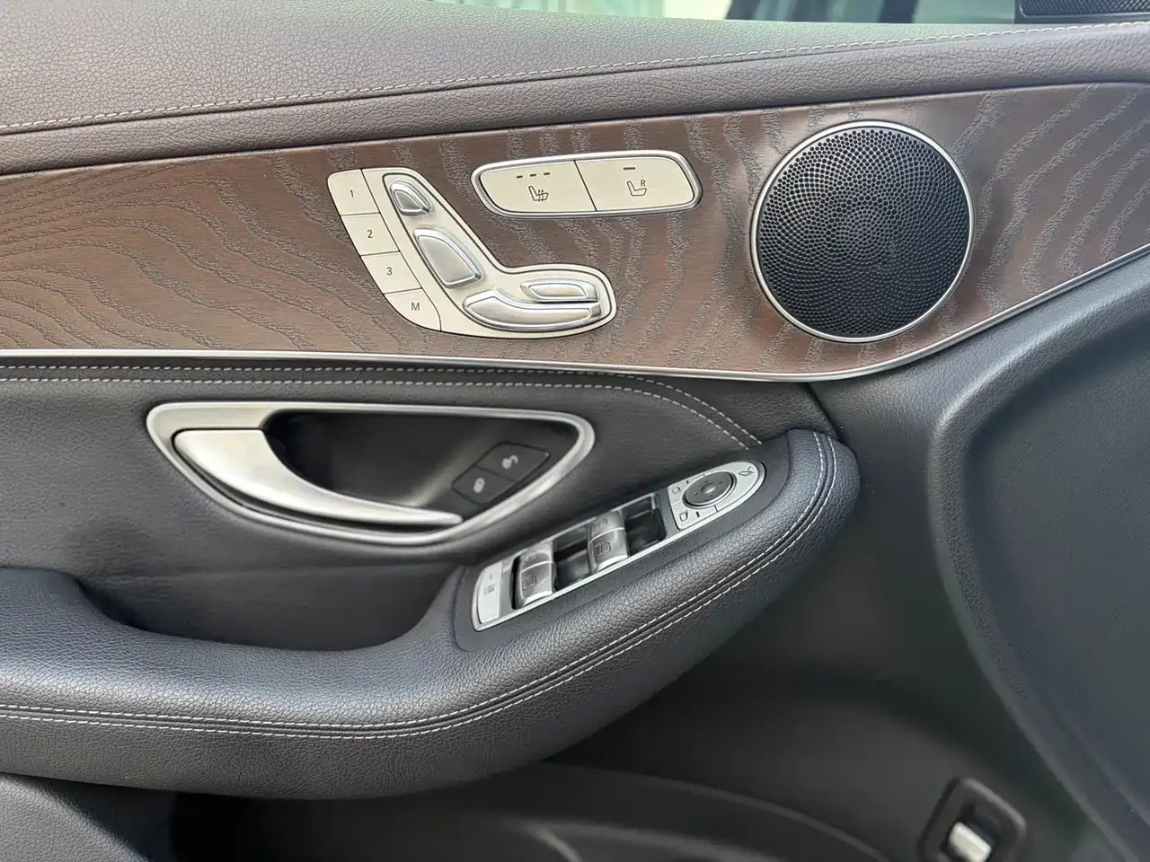 Mercedes-Benz GLC 2020 GLC 300 L 4MATIC Dynamic фото 13