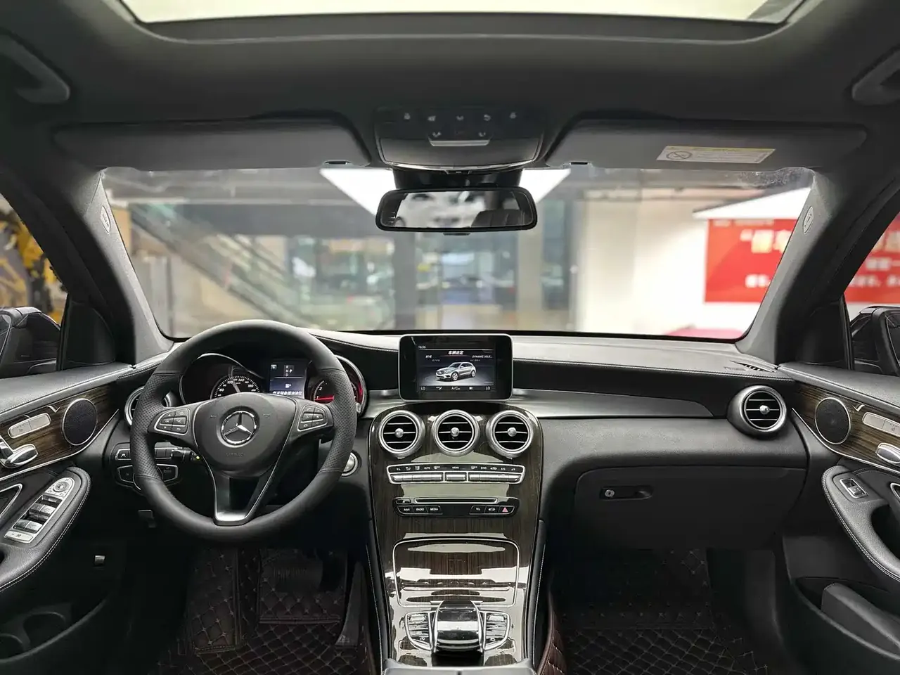 Mercedes-Benz GLC 2017 GLC 260 4MATIC Luxury фото 10