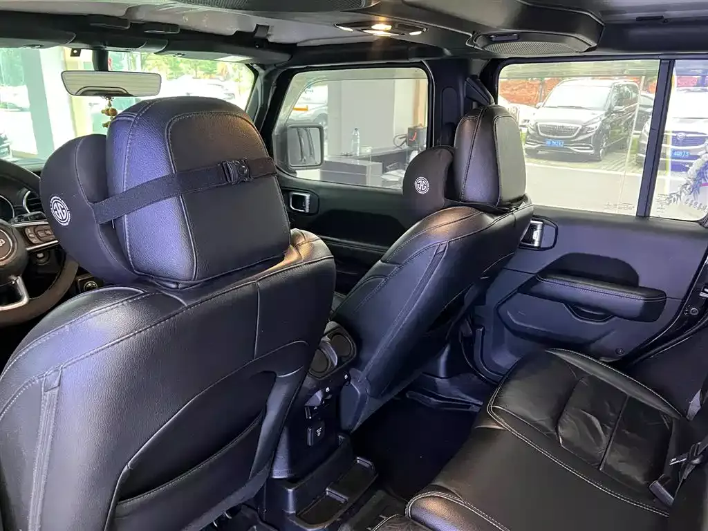 Jeep Wrangler 2019 2.0T Sahara 4-Door China V фото 6