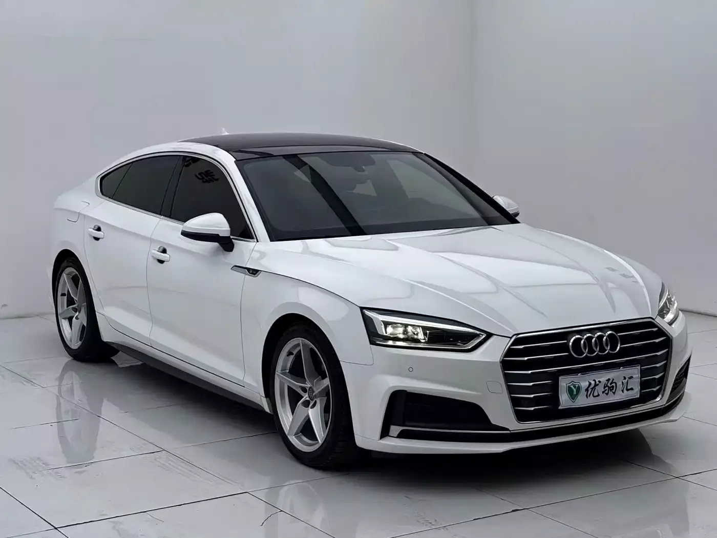 Audi A5 (Import) 2019 Sportback 40 TFSI Fashion фото 3