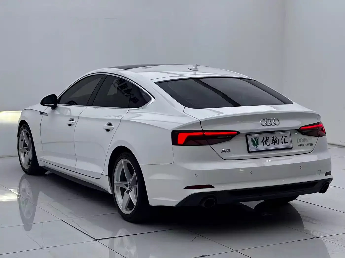 Audi A5 (Import) 2019 Sportback 40 TFSI Fashion фото 6