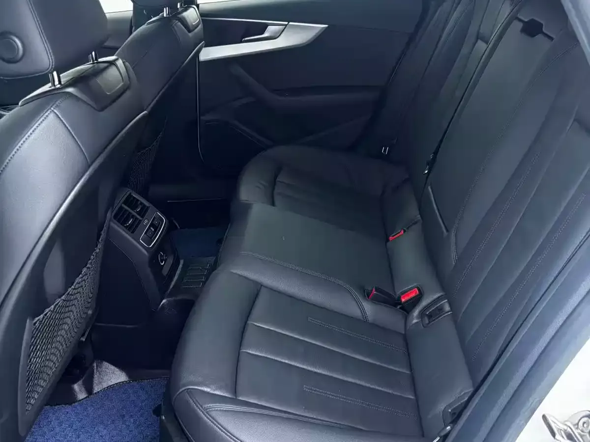 Audi A5 (Import) 2019 Sportback 40 TFSI Fashion фото 9