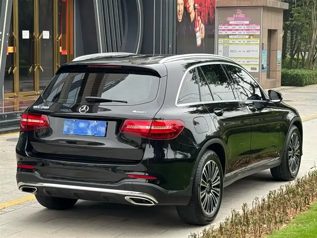 Mercedes-Benz GLC 2018 Facelift GLC 260 4MATIC Dynamic фото 4