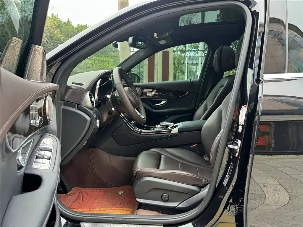 Mercedes-Benz GLC 2018 Facelift GLC 260 4MATIC Dynamic фото 9
