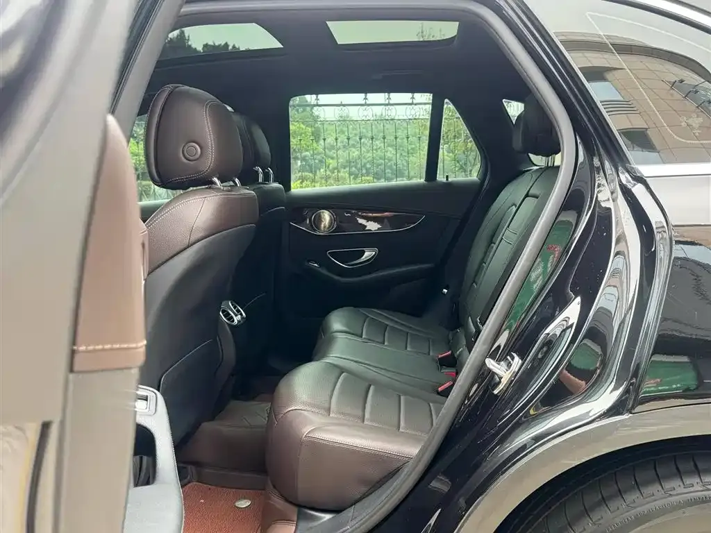 Mercedes-Benz GLC 2018 Facelift GLC 260 4MATIC Dynamic фото 10