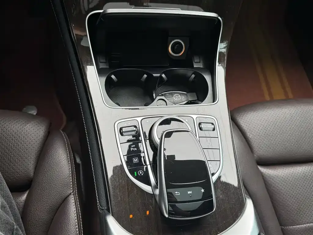 Mercedes-Benz GLC 2018 Facelift GLC 260 4MATIC Dynamic фото 13