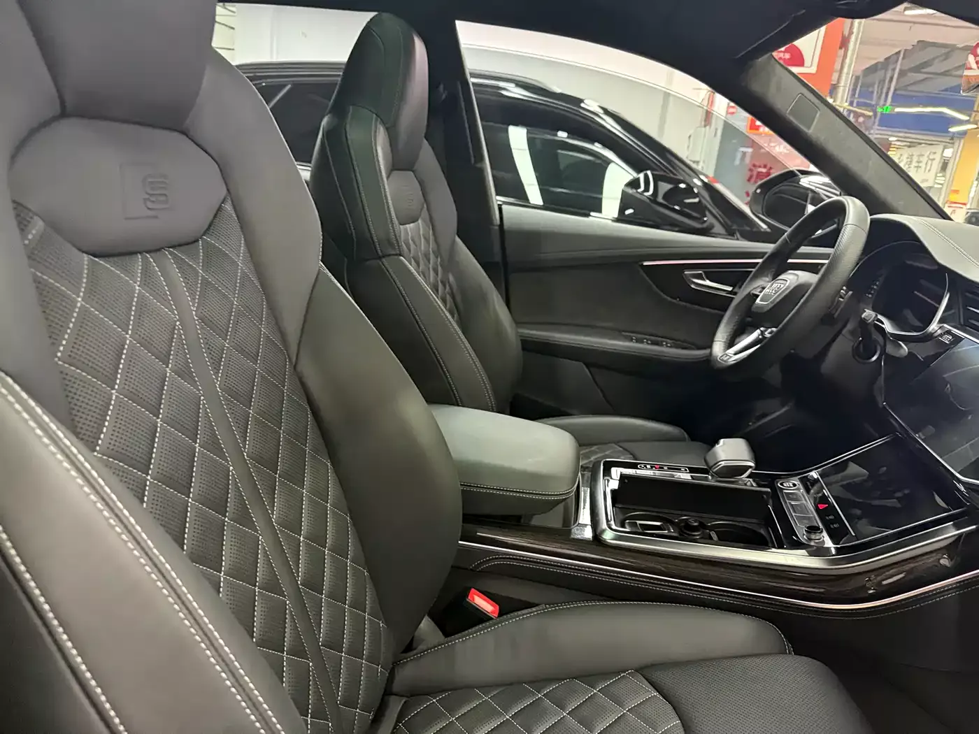 Audi Q8 2022 55 TFSI Exclusive Dynamic фото 5