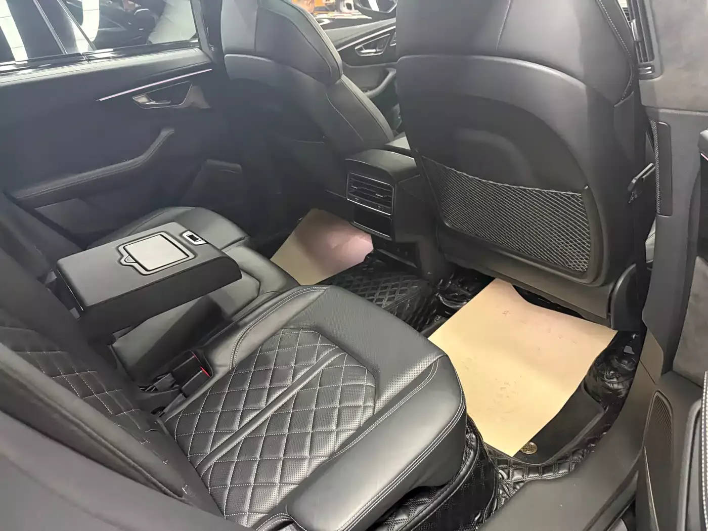 Audi Q8 2022 55 TFSI Exclusive Dynamic фото 12