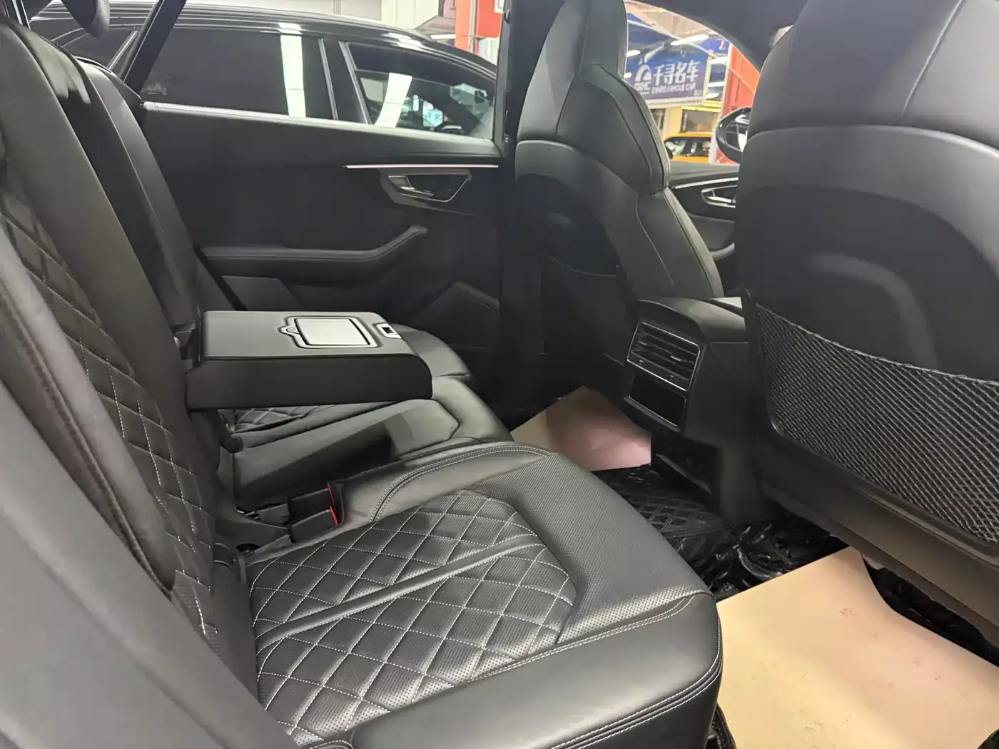 Audi Q8 2022 55 TFSI Exclusive Dynamic фото 13