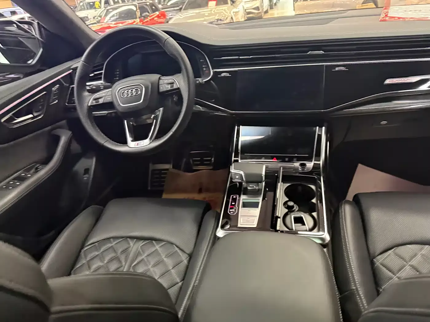 Audi Q8 2022 55 TFSI Exclusive Dynamic фото 14