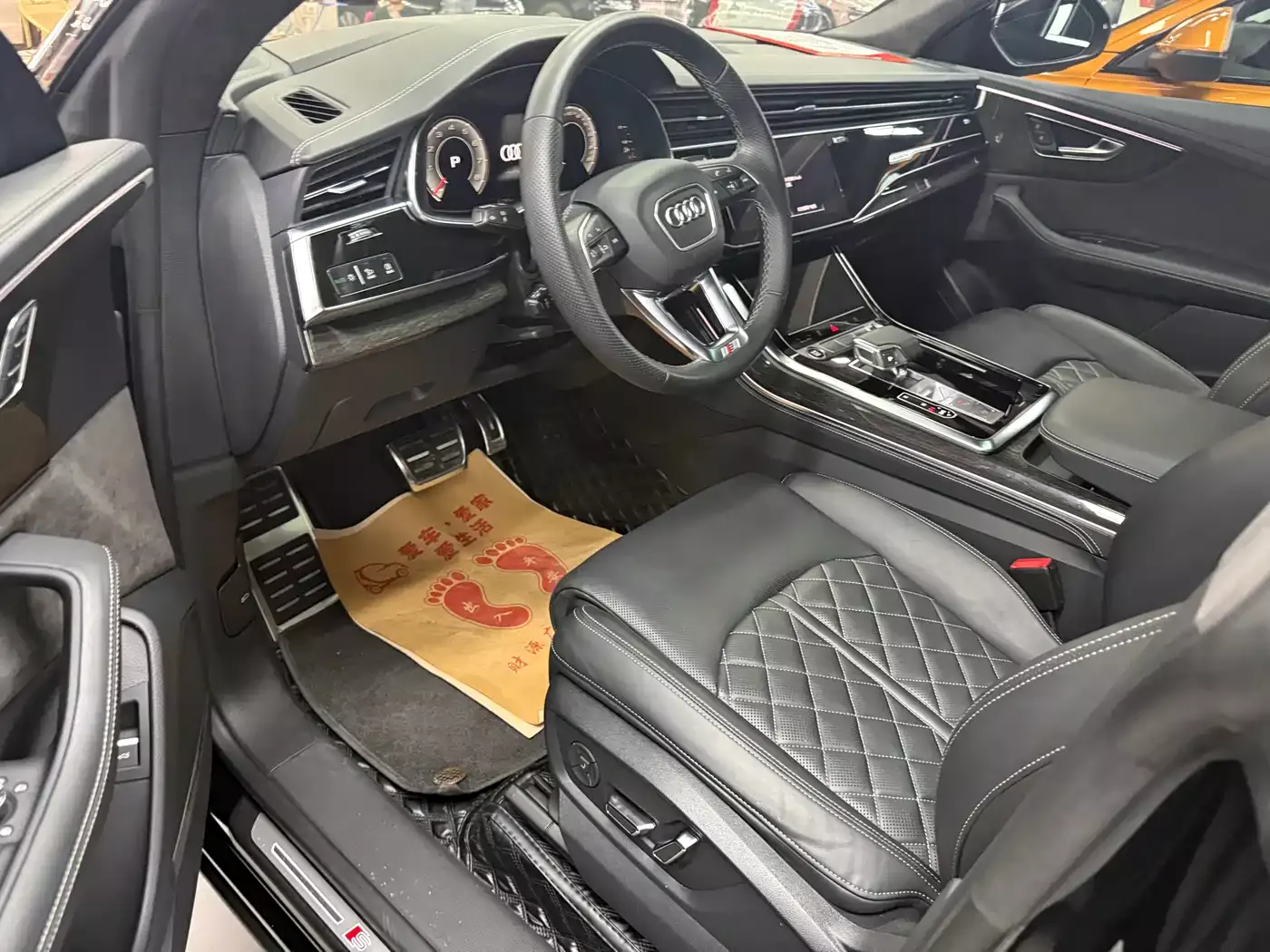 Audi Q8 2022 55 TFSI Exclusive Dynamic фото 15