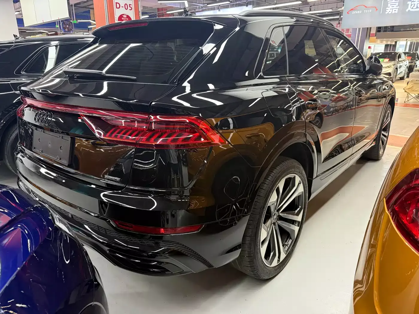 Audi Q8 2022 55 TFSI Exclusive Dynamic фото 16