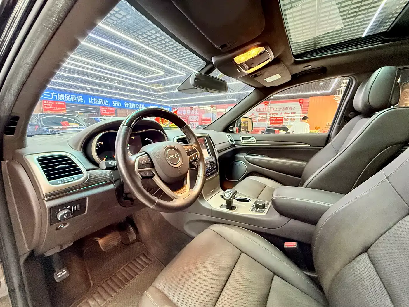 Jeep Grand Cherokee (Import) 2015 3.0L Flagship Prestige Edition фото 7