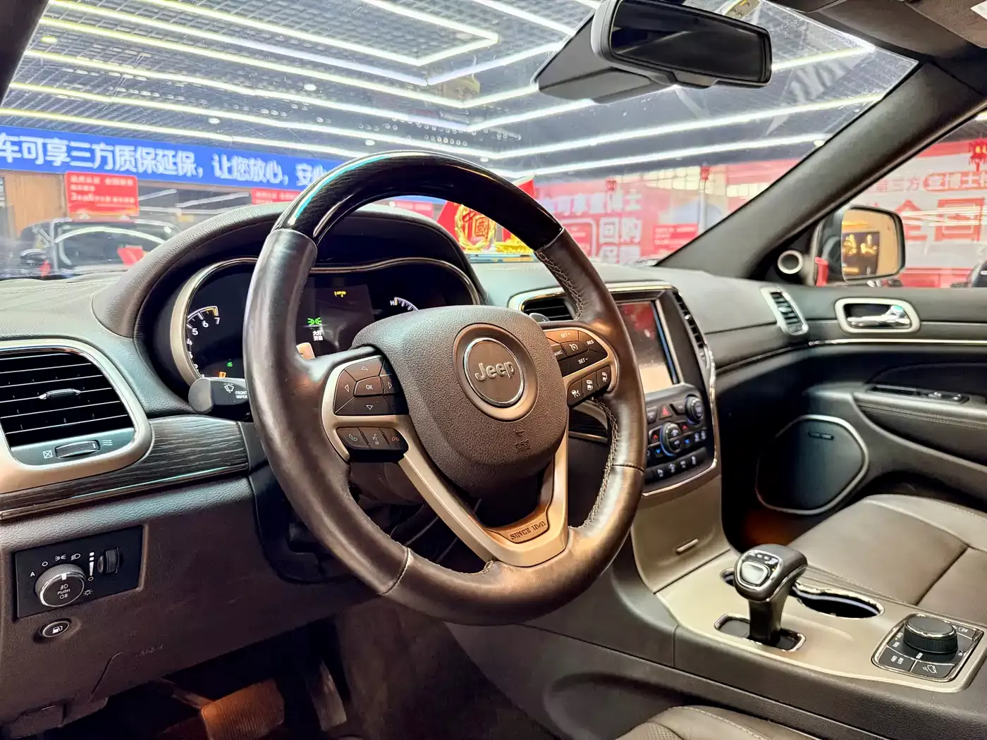 Jeep Grand Cherokee (Import) 2015 3.0L Flagship Prestige Edition фото 8