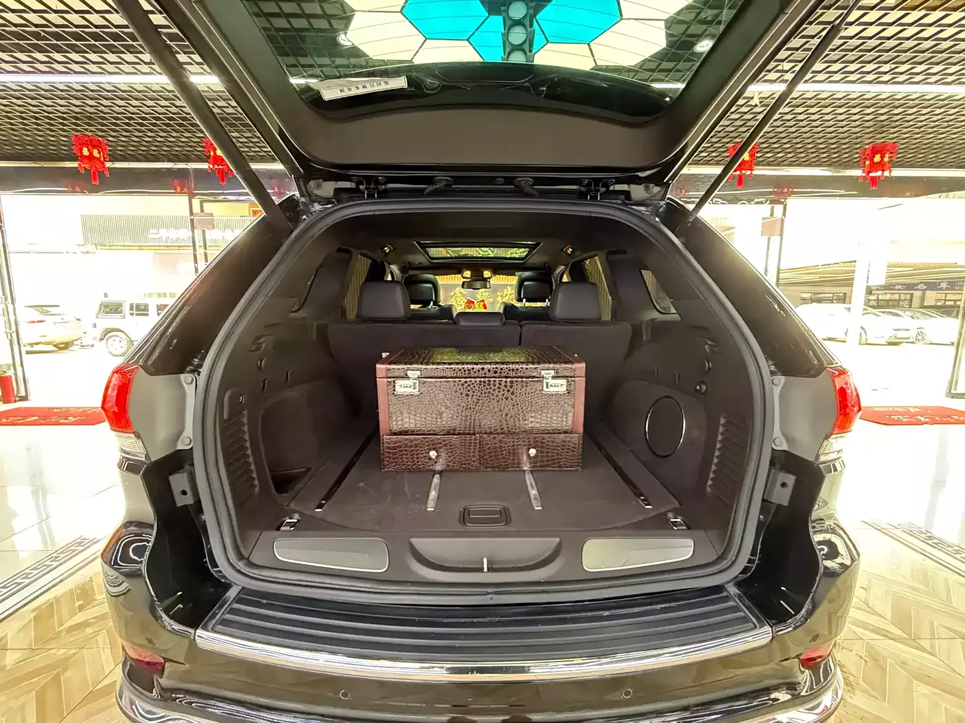 Jeep Grand Cherokee (Import) 2015 3.0L Flagship Prestige Edition фото 19