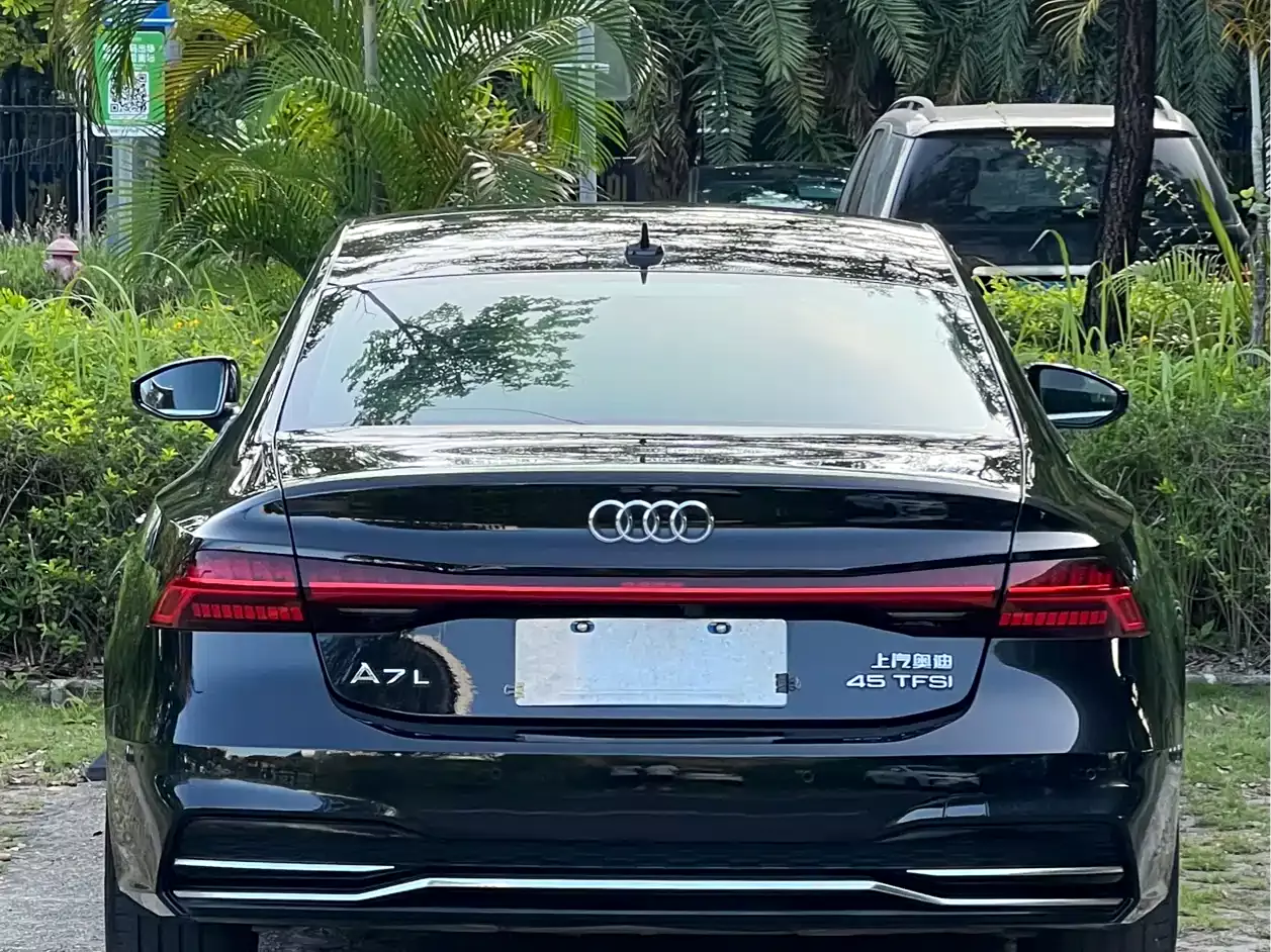 Audi A7L 2022 45 TFSI S-line Youth Dream Edition фото 5